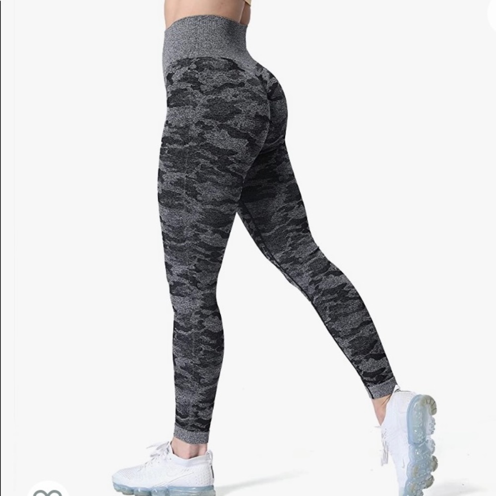 Seamless black/gray camo leggings from Amazon.